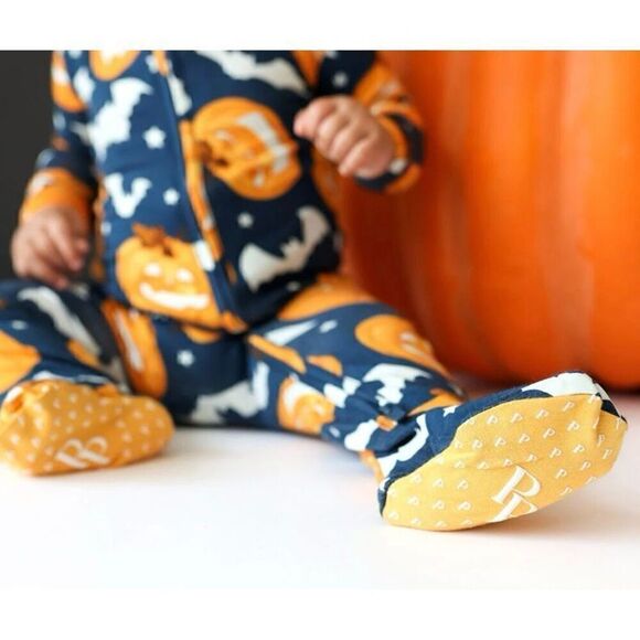 Posh Peanut Bamboo Spooky Pumpkin Blue Glow in the Dark Footie 6-9 months NWT - Picture 5 of 9